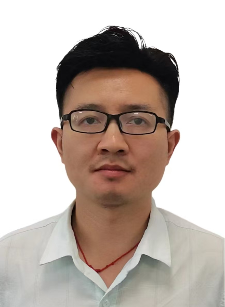 李欣龙_照片.jpg